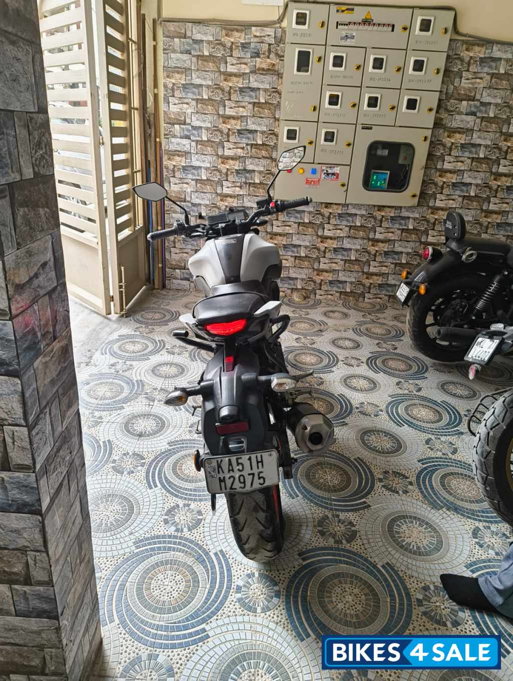 Ice Fluo Vermillion Yamaha MT-15