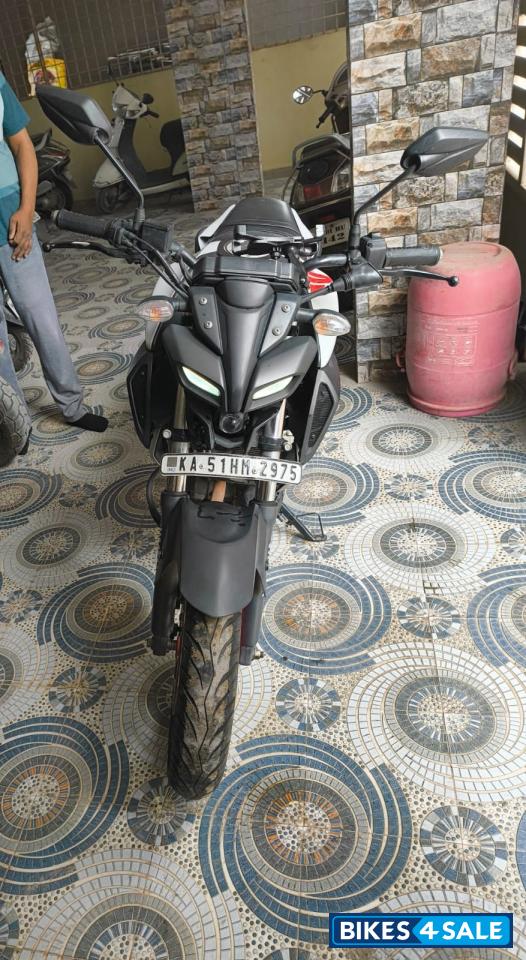 Ice Fluo Vermillion Yamaha MT-15