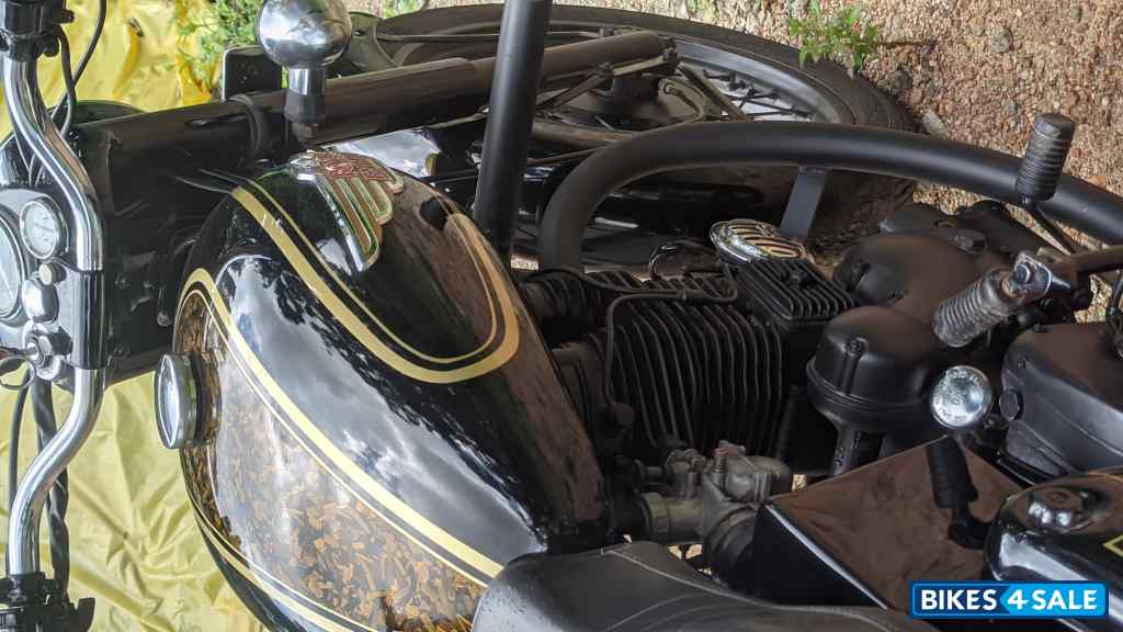 Black Royal Enfield Bullet Standard 350 Black Royal Enfield Bullet Standard 350