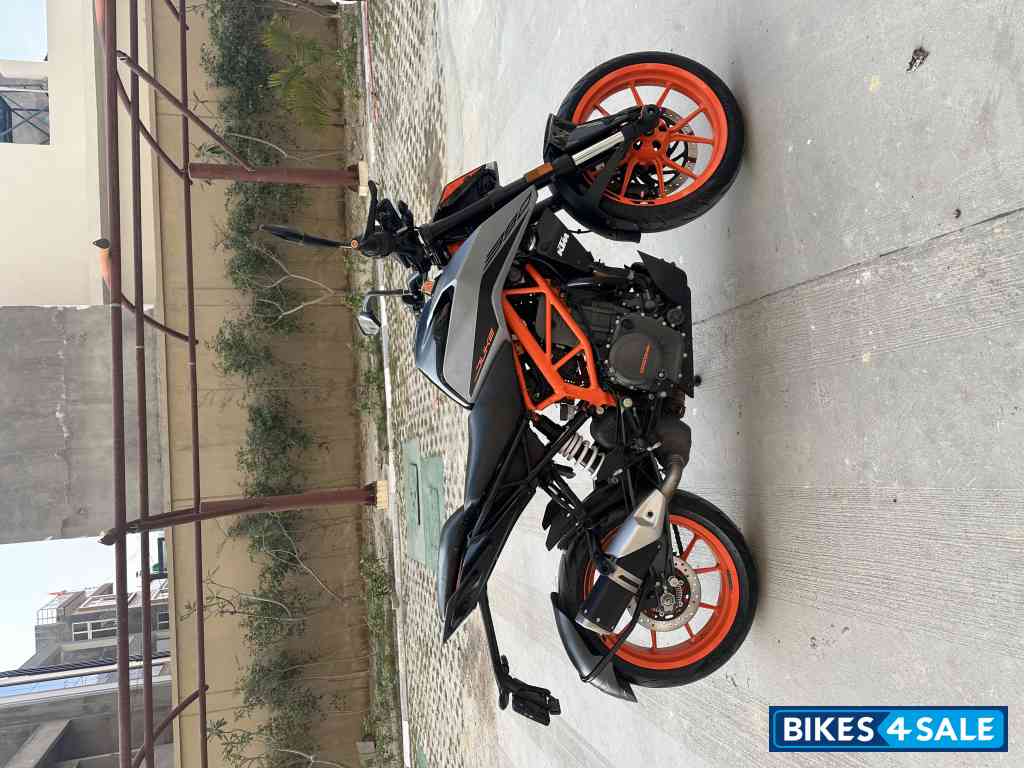 KTM Duke 390 BS6