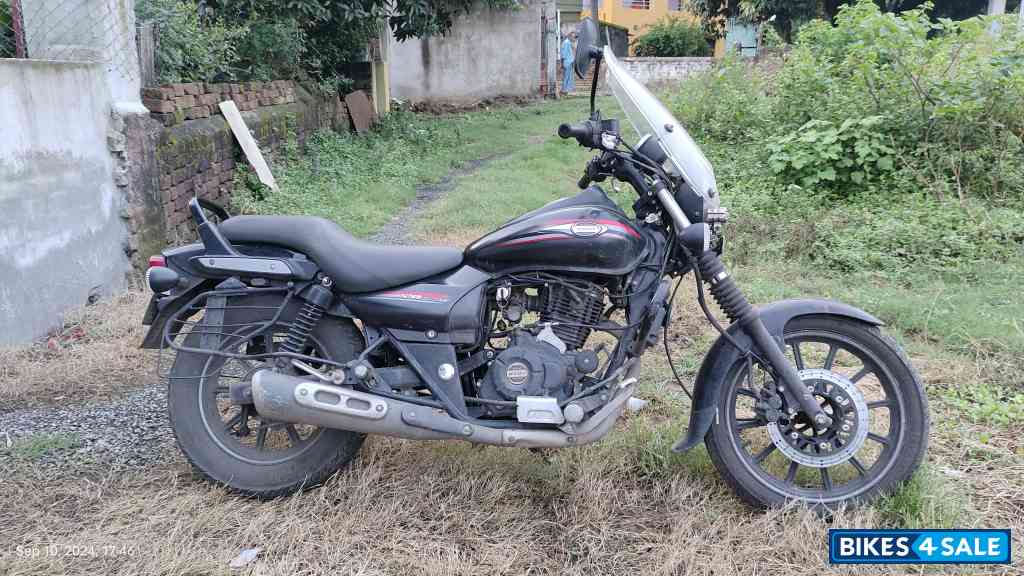 Bajaj Avenger Street 220