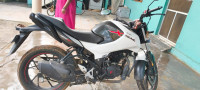 White Hero Xtreme 160R