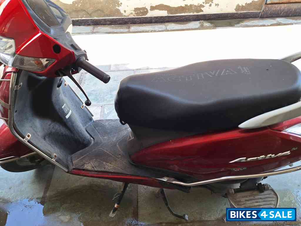 Red Honda Activa 5G