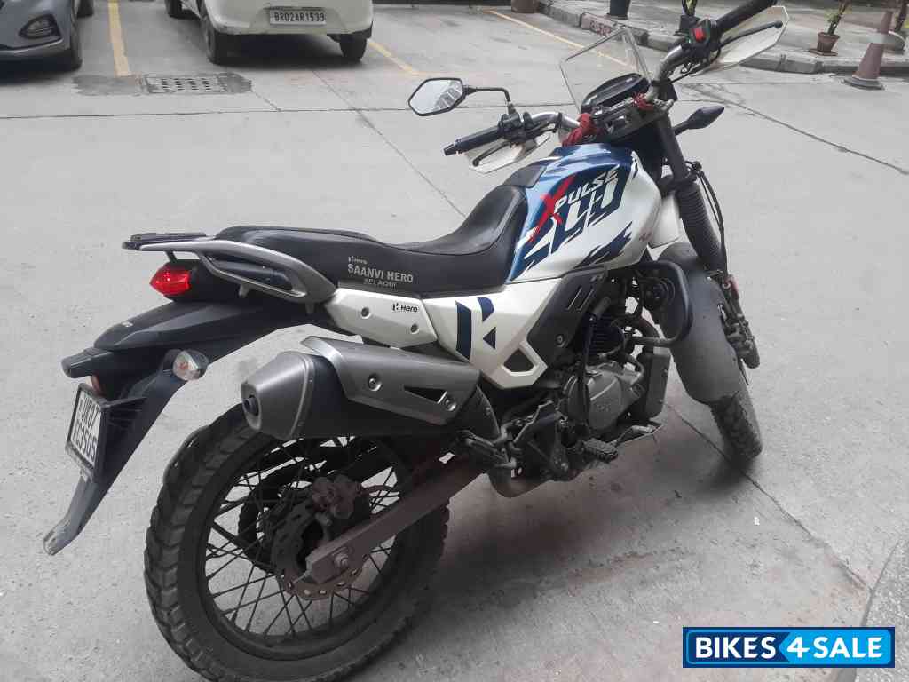 Metallic Nexus Blue Hero Xpulse 200 4V