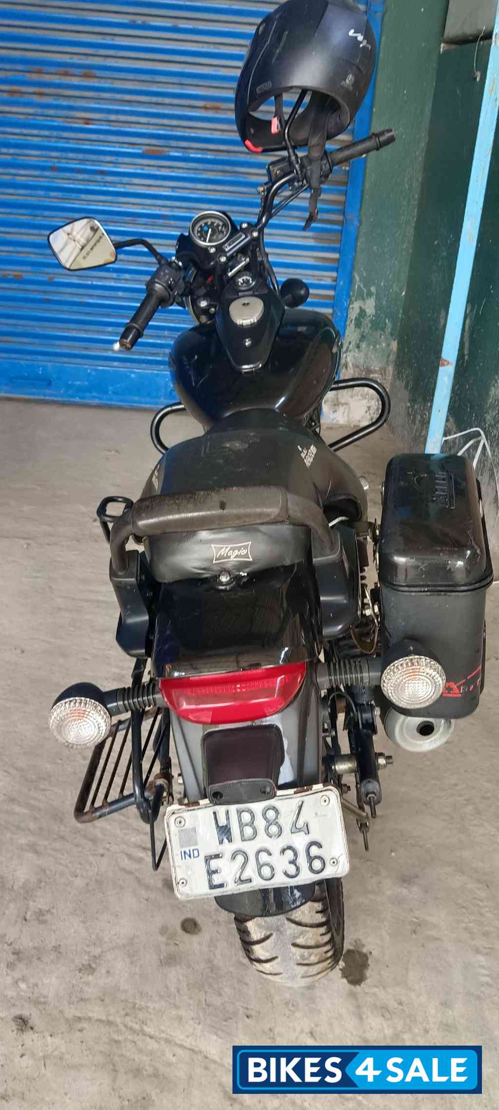 Black Ebony Bajaj Avenger Street 160 BS6
