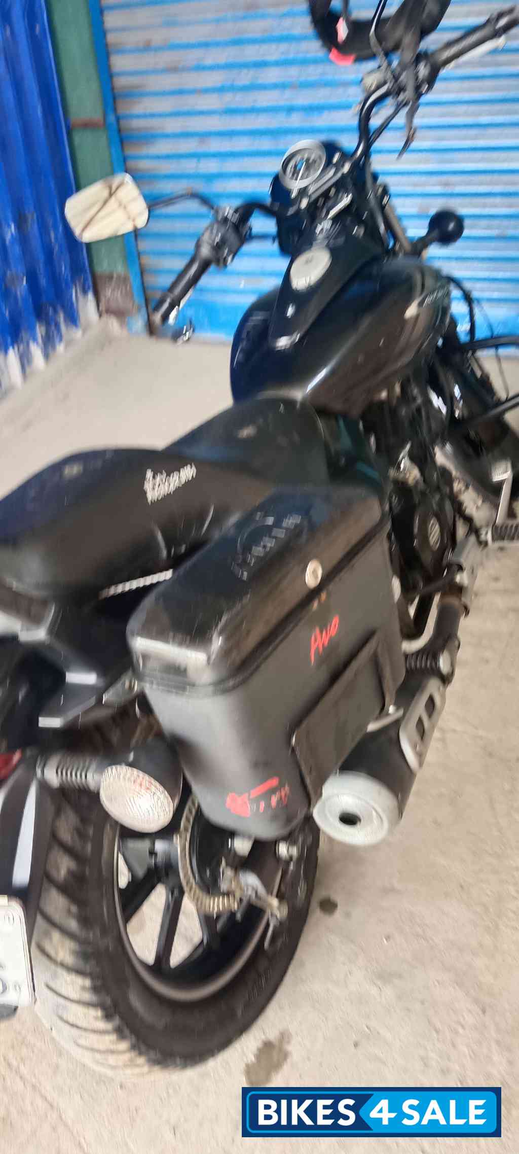 Black Ebony Bajaj Avenger Street 160 BS6