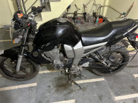 Black Yamaha FZ16