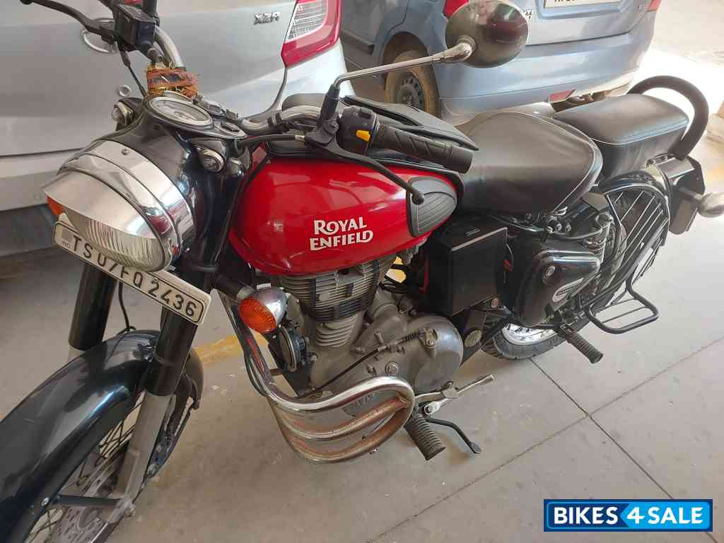 Red Royal Enfield Classic 350 Redditch Red