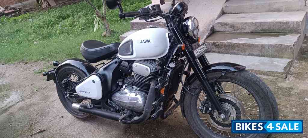 Jawa 42 Bobber Dual Channel ABS