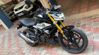 Cosmic Black BMW G 310 R