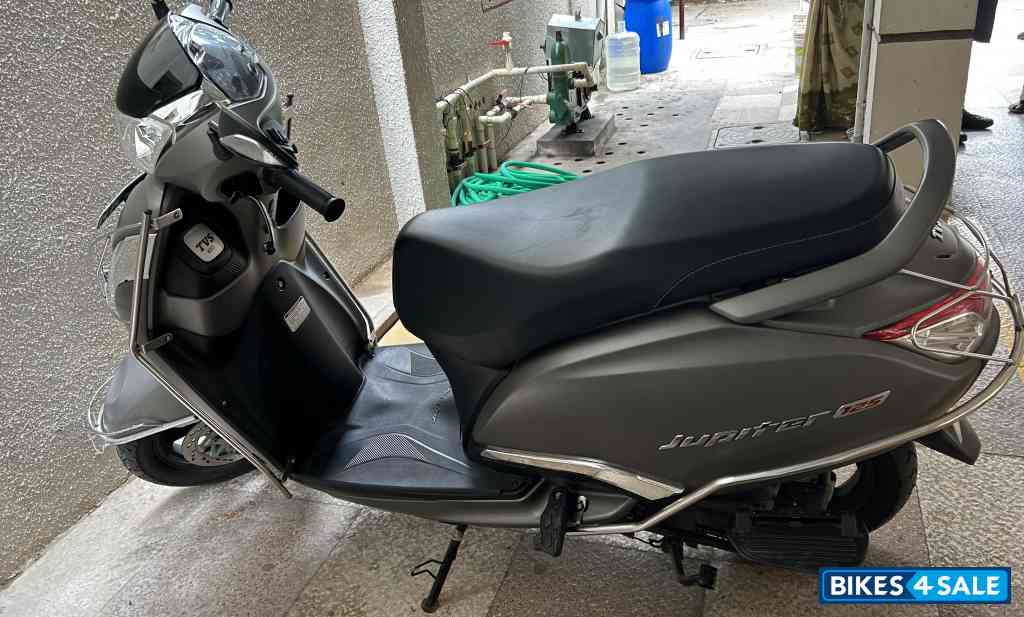 Titanium Grey TVS Jupiter 125 SmartXonnect