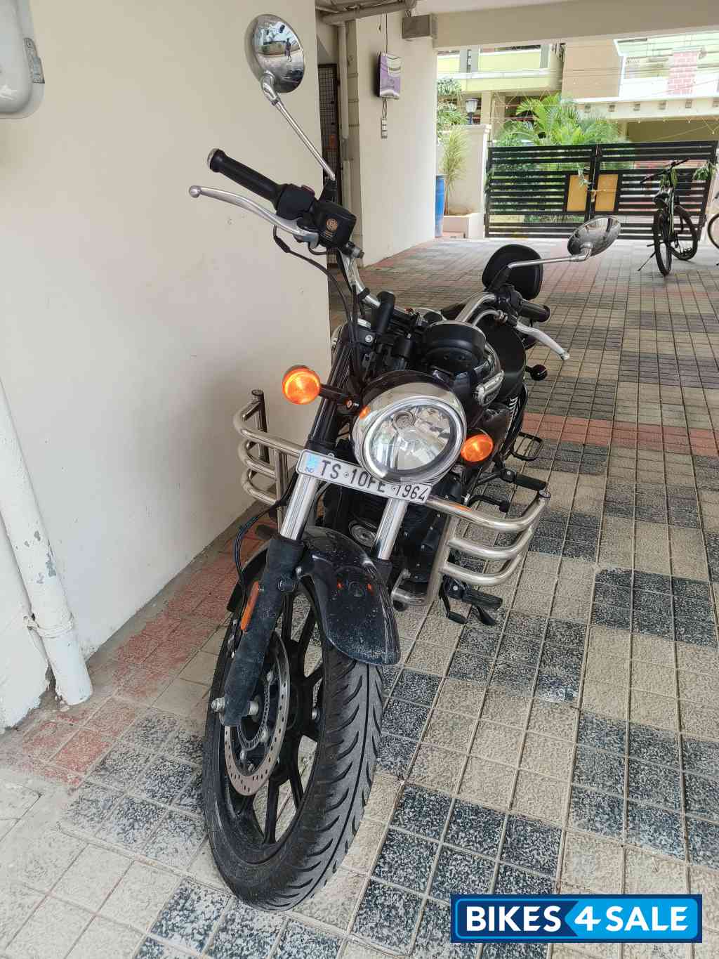 Royal Enfield Meteor 350 Stellar