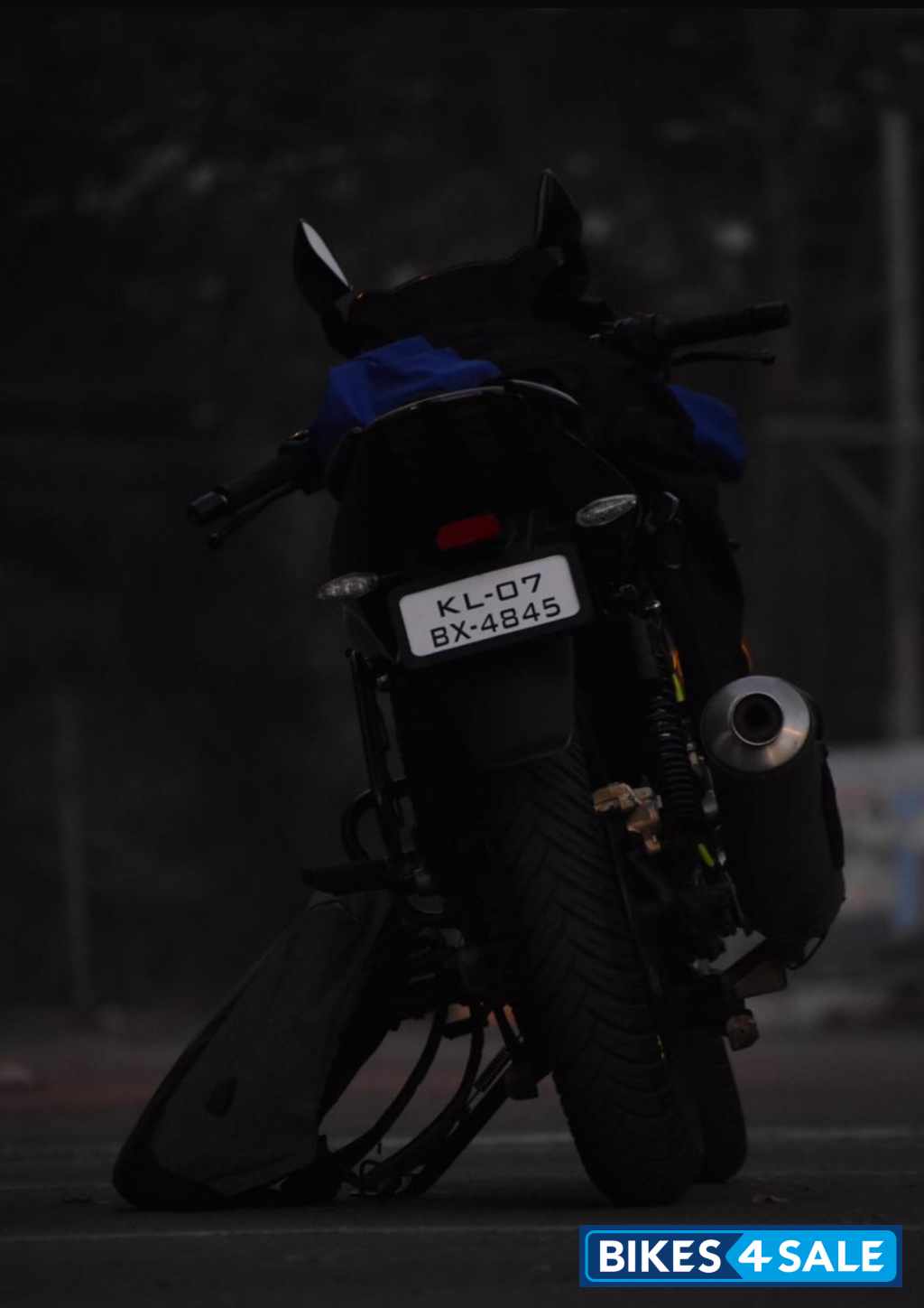 Bajaj Pulsar 220F