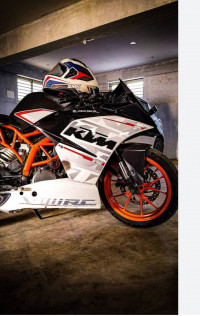 Orange KTM RC 390
