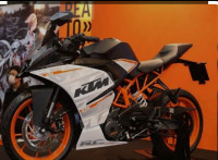 Orange KTM RC 390