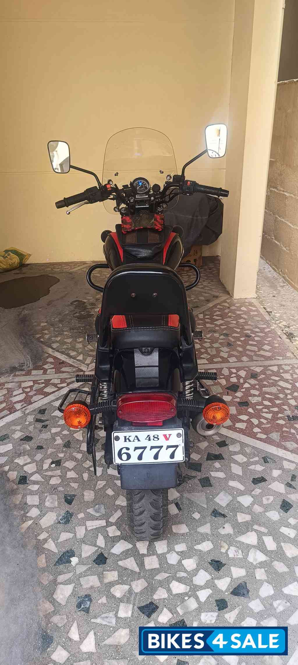 Bajaj Avenger Street 220