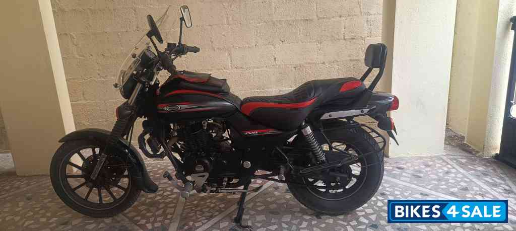 Bajaj Avenger Street 220