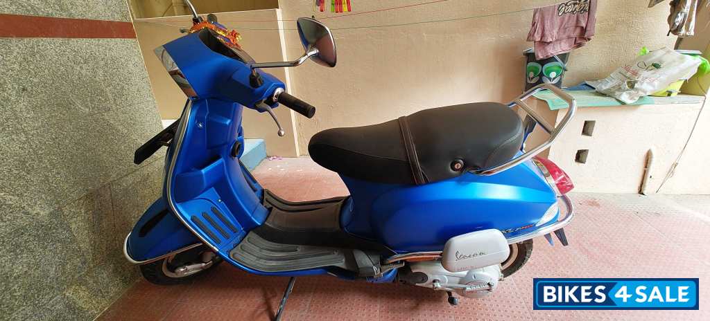 Matt Blue Vespa SXL 125 Matt Blue Vespa SXL 125