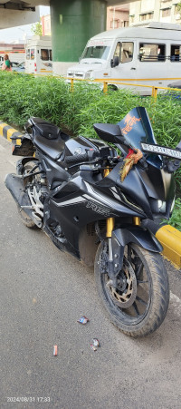 Yamaha R15 V4