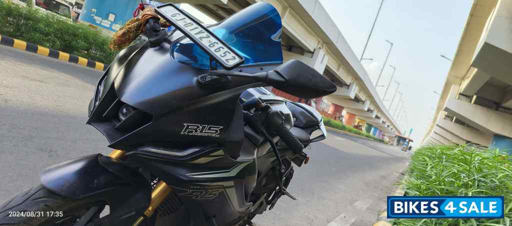 Yamaha R15 V4