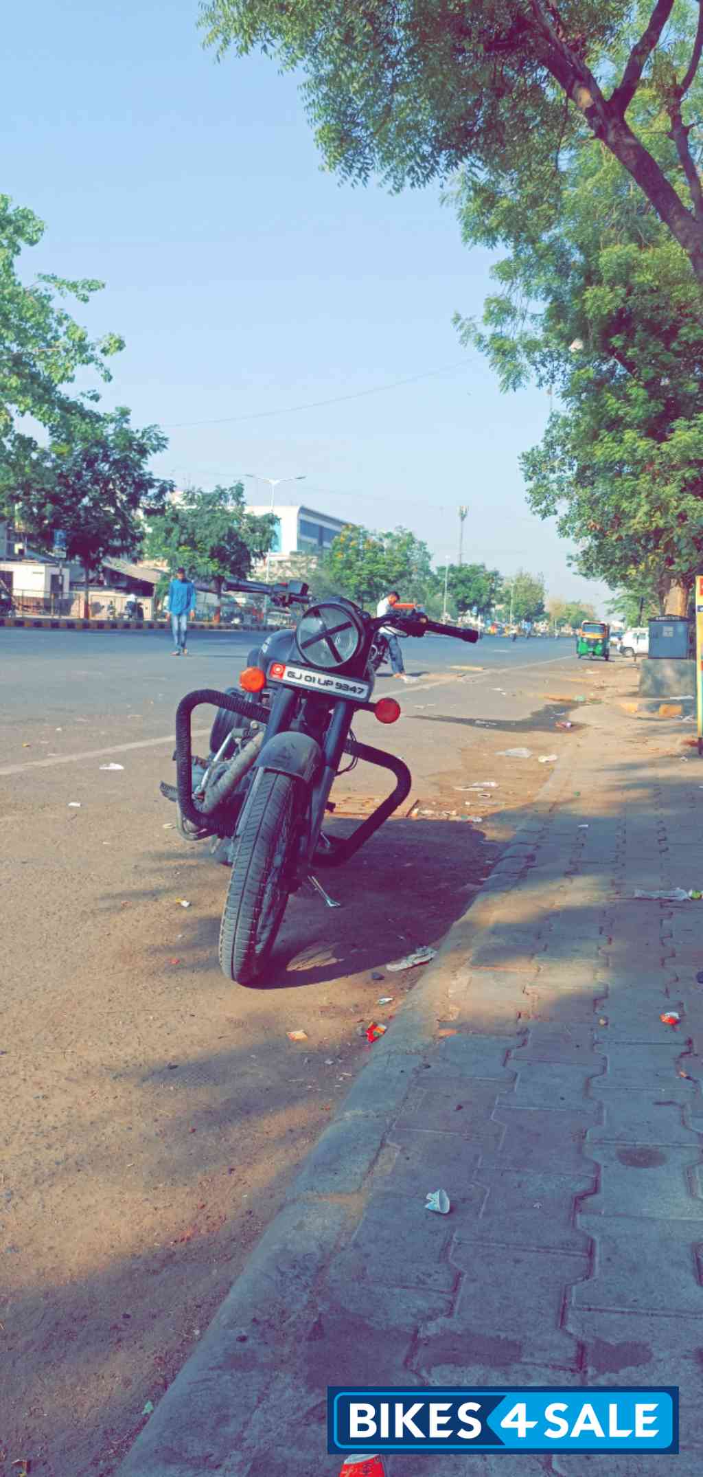 Black Royal Enfield Classic Stealth Black