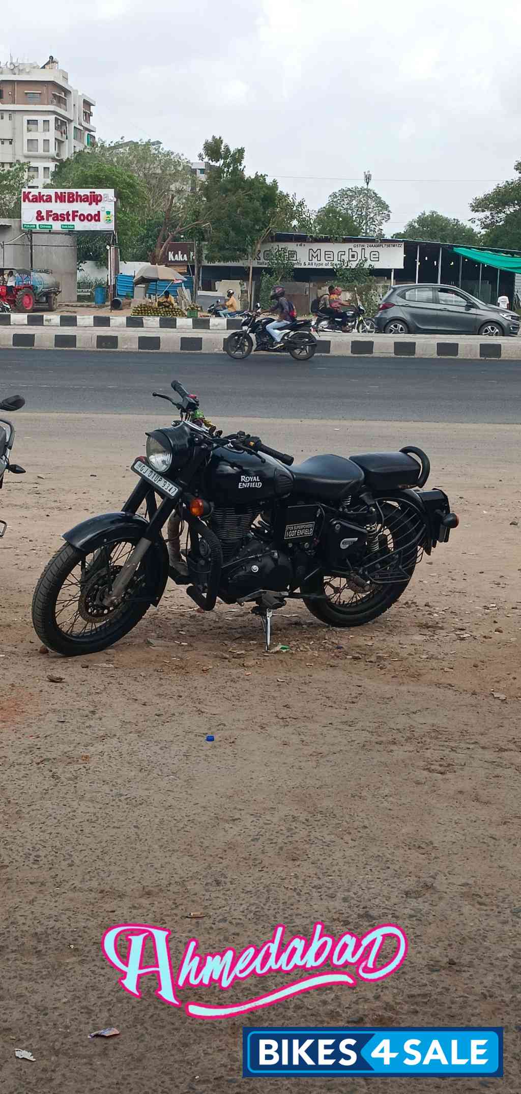 Black Royal Enfield Classic Stealth Black