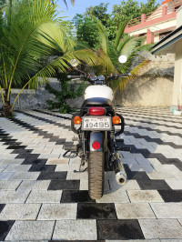 White Royal Enfield Thunderbird X 350