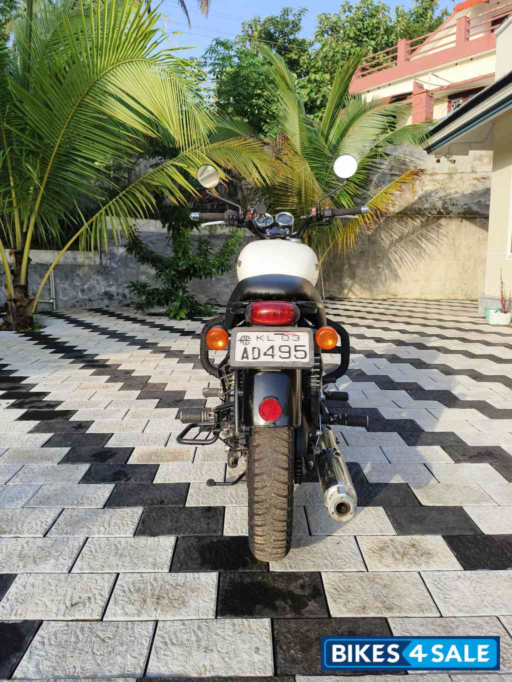 White Royal Enfield Thunderbird X 350