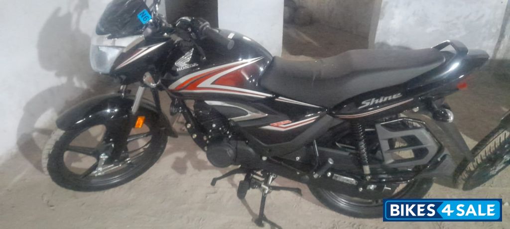 Black Honda Shine 125 Drum