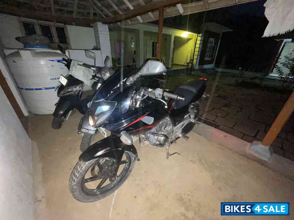 Bajaj Pulsar 220F
