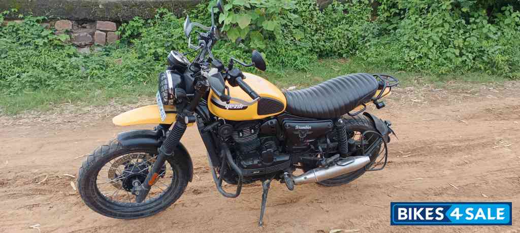 Yezdi Scrambler Single Tone