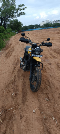 Yezdi Scrambler Single Tone