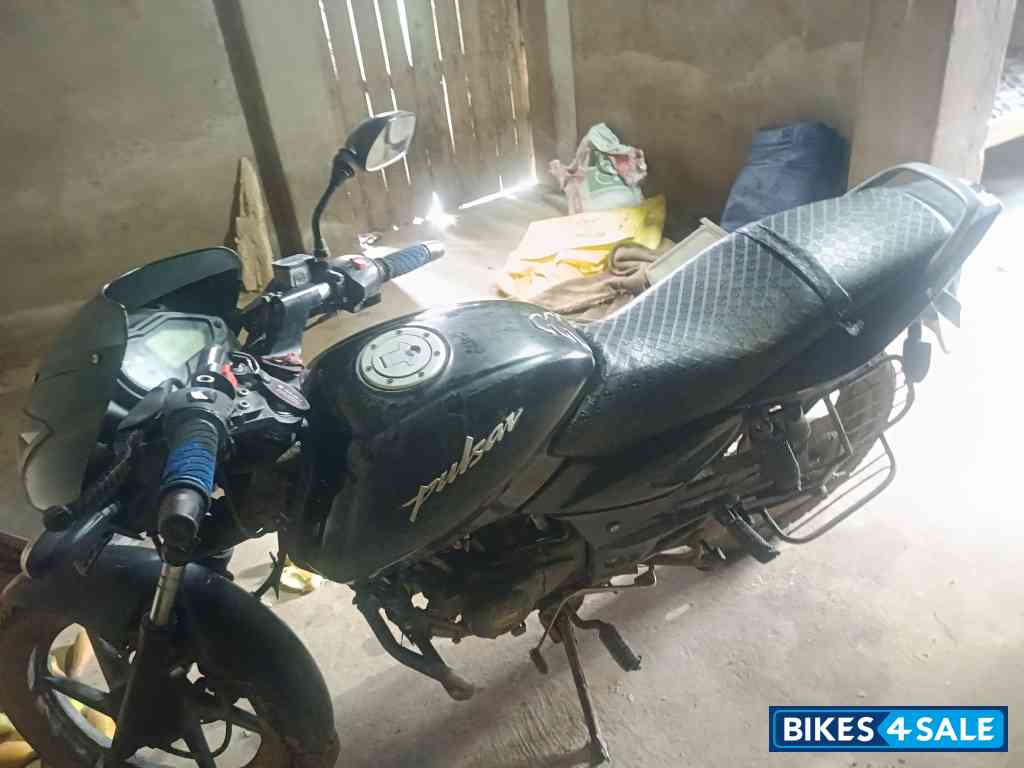 Bajaj Pulsar 125 Neon