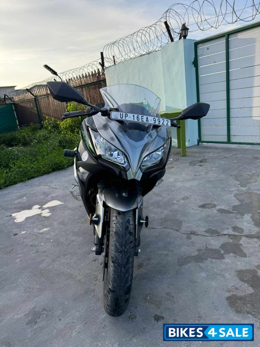 Kawasaki Ninja 300 BS6 2023