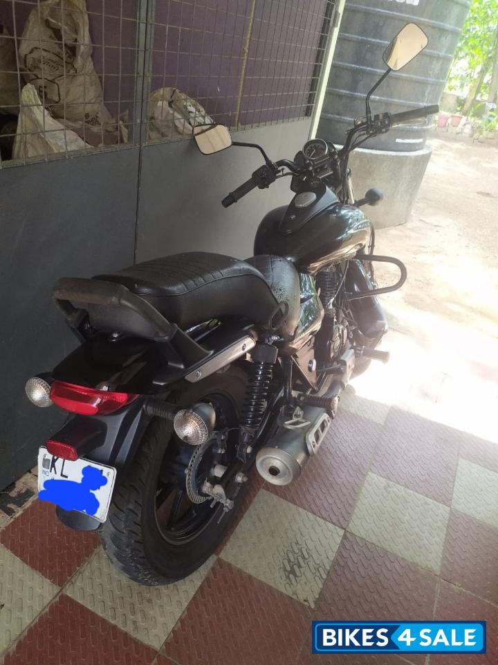 Ebony Black Bajaj Avenger Street 160 BS6