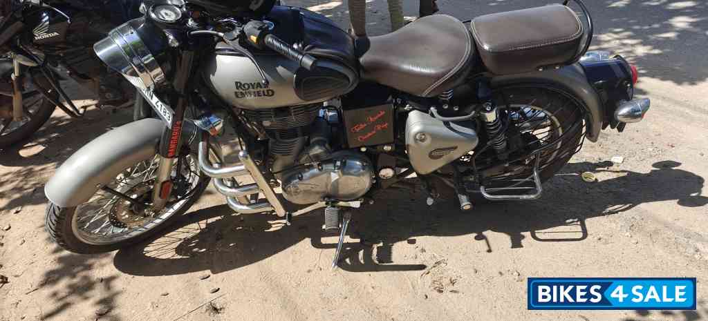 Gun Metal Grey Royal Enfield Classic Gunmetal Grey