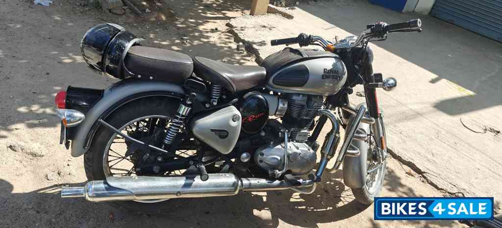 Gun Metal Grey Royal Enfield Classic Gunmetal Grey
