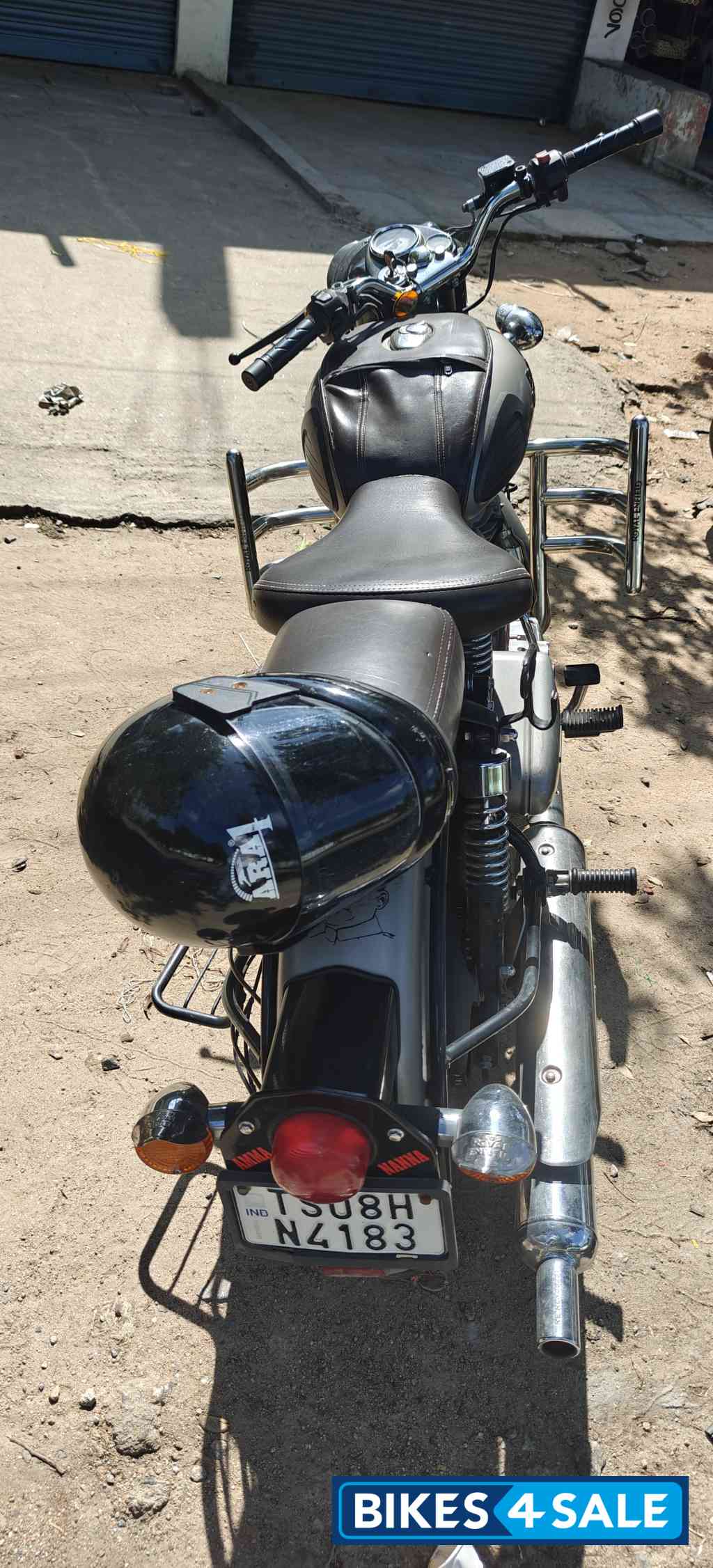 Gun Metal Grey Royal Enfield Classic Gunmetal Grey