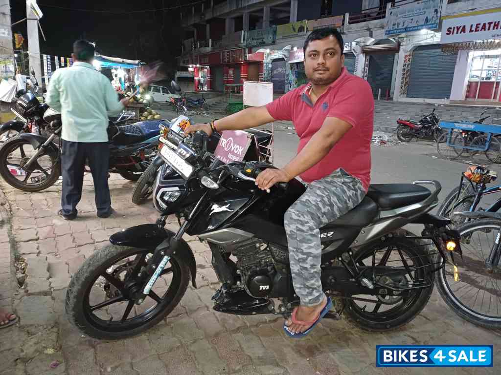 Black TVS Raider Split Seat