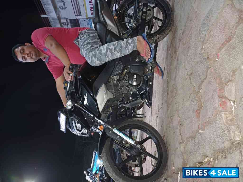 Black TVS Raider Split Seat