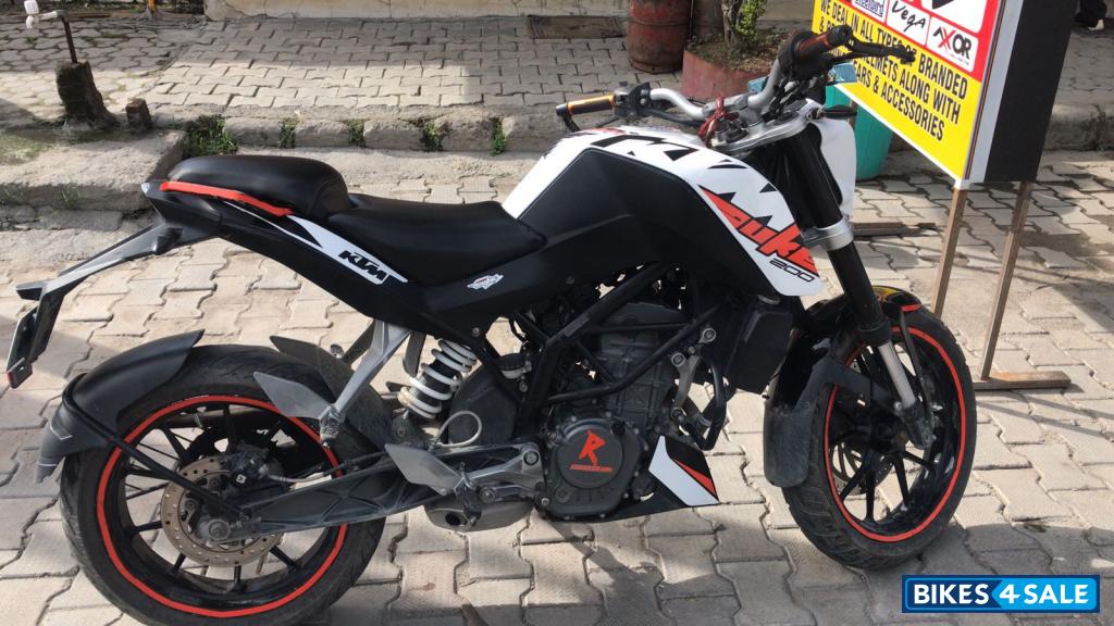KTM Duke 200