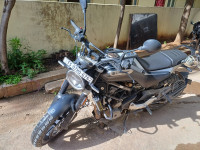 Husqvarna Svartpilen 250