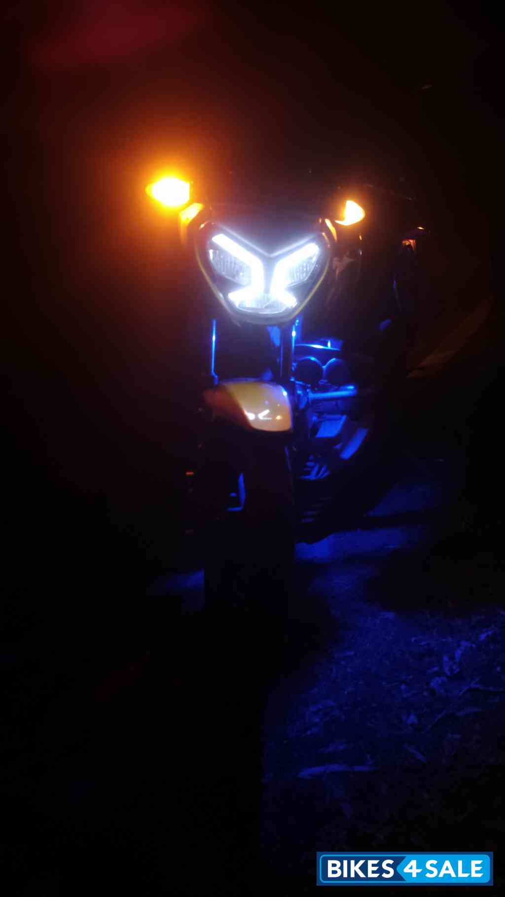 Fairy Yellow TVS Raider Split Seat