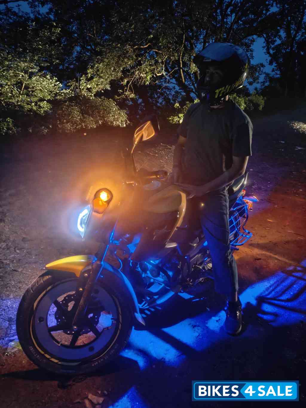 Fairy Yellow TVS Raider Split Seat