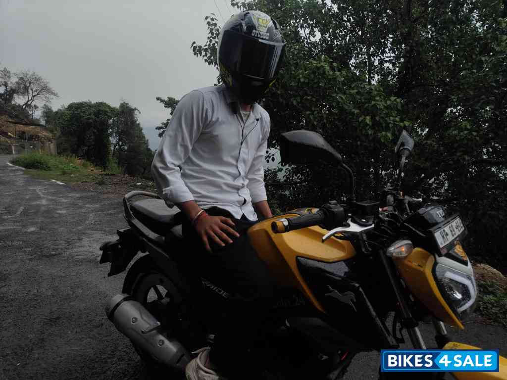 Fairy Yellow TVS Raider Split Seat