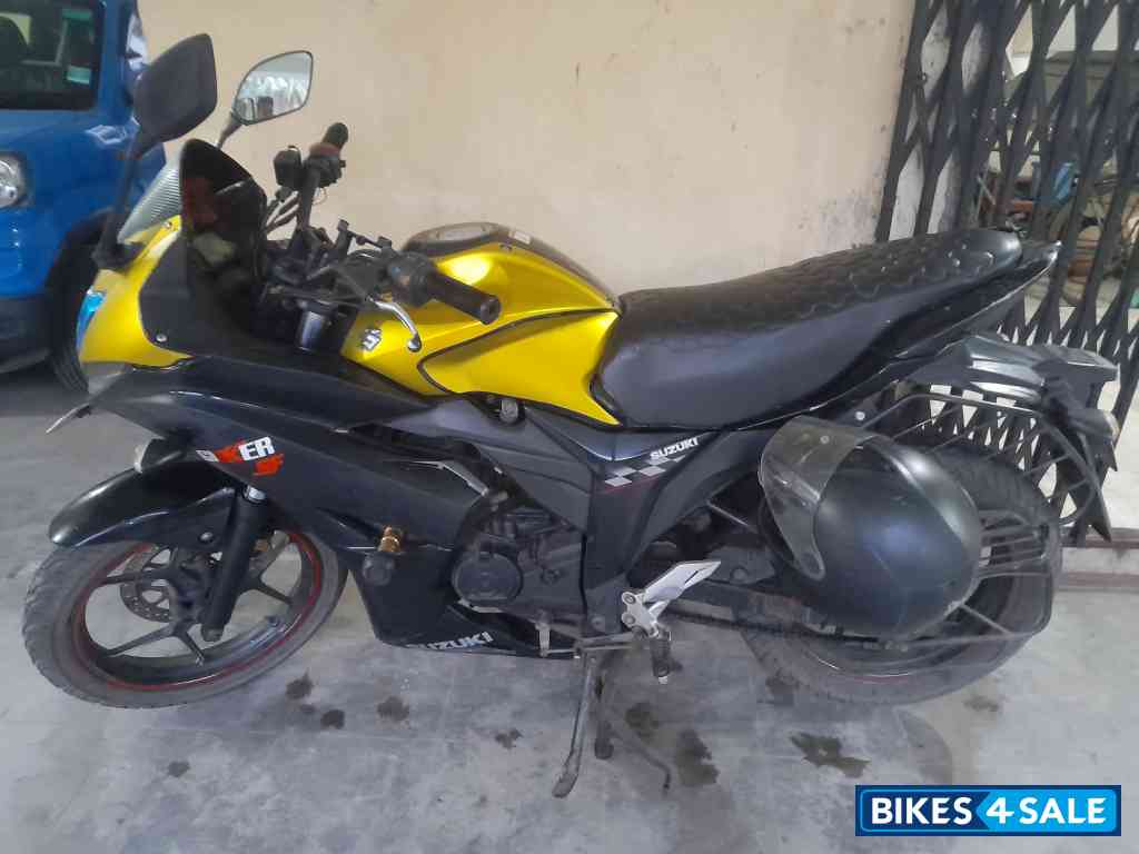 Suzuki Gixxer SF