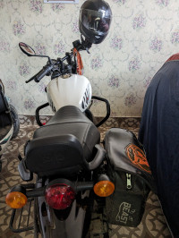 Dapper White Royal Enfield Hunter 350 Metro