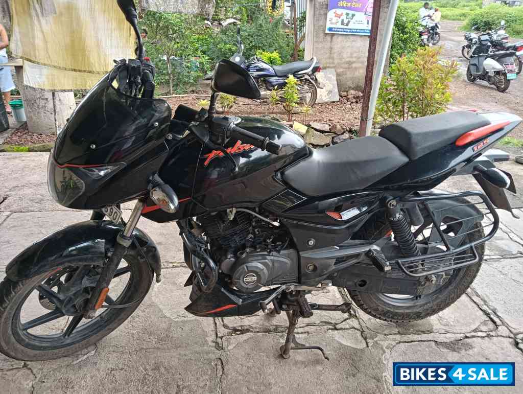 Bajaj Pulsar 125 Neon BS6
