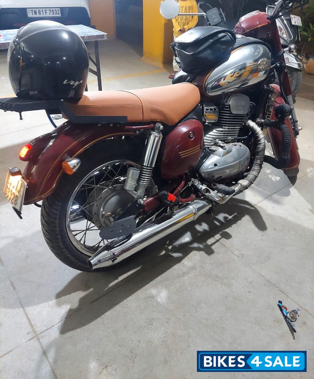 Maroon Jawa Jawa