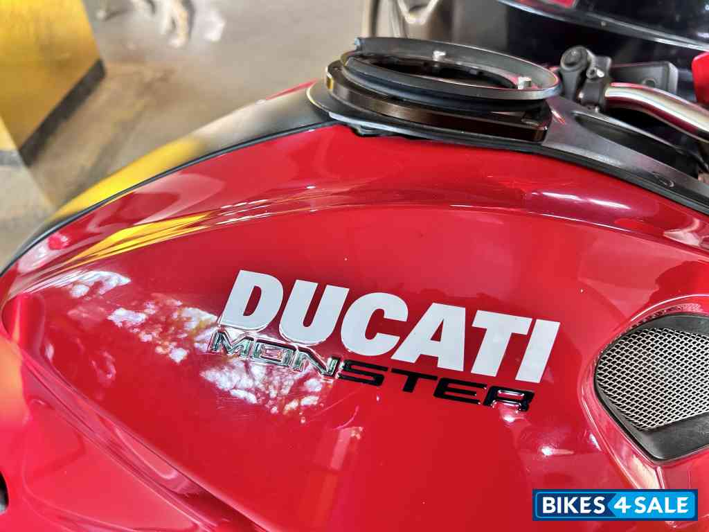 Ducati Monster 795